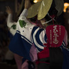踊る