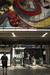 鬼が迎える駅