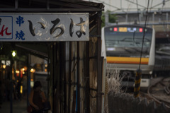 線路際で飲む