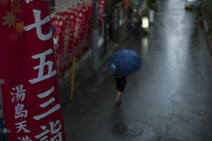 雨の天神坂下