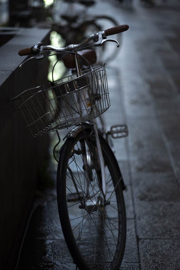 雨の自転車