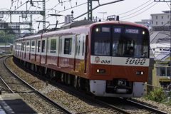 1001F