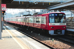 1001F