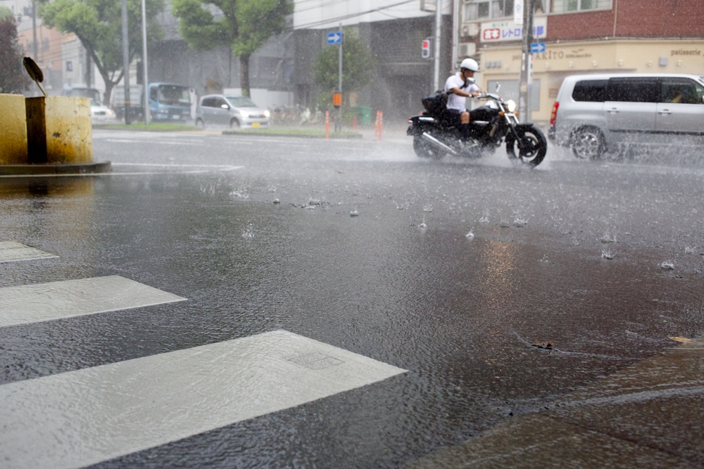 雨の元町
