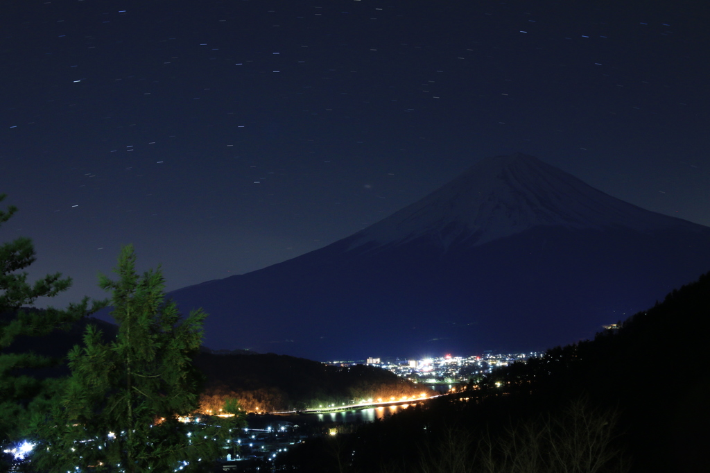 河口湖と富士夜景1