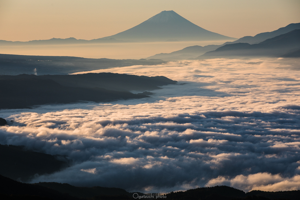 Great Sea of Clouds from the Distance