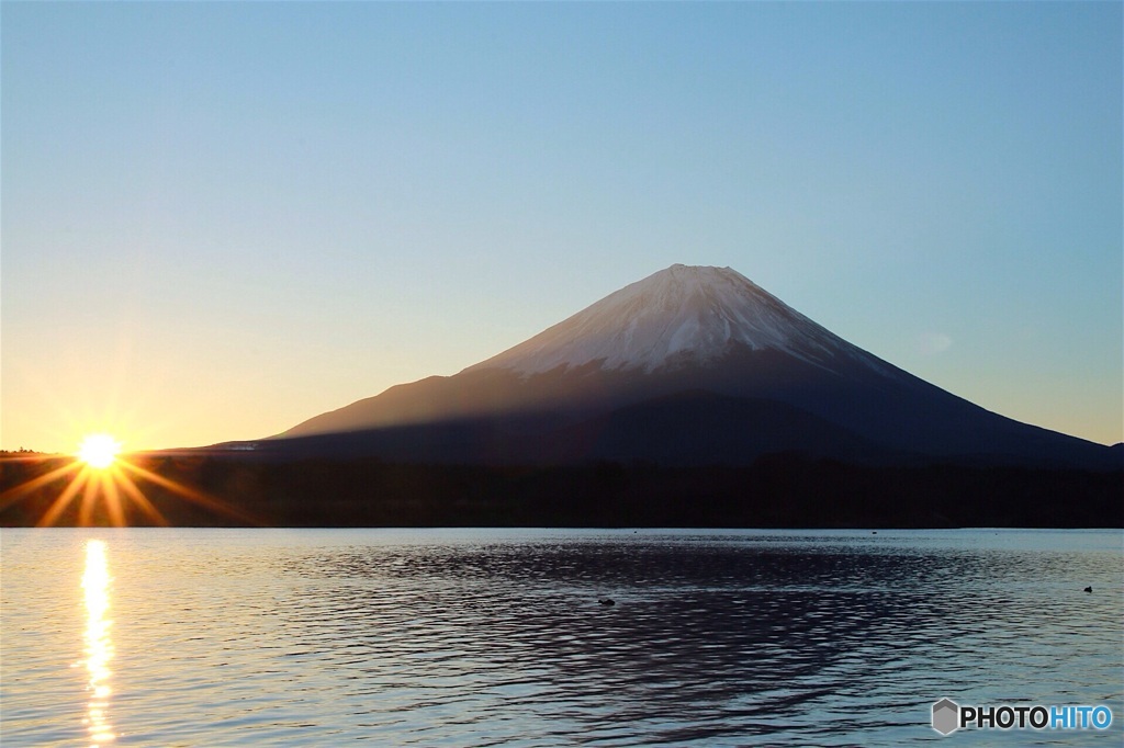 朝がのぼる