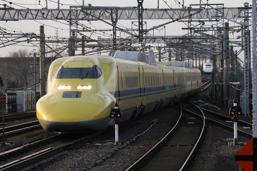 ドクターイエロー上り検測　こだまとすれ違う