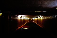 暗い地下道