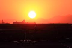 夕暮れの羽田空港
