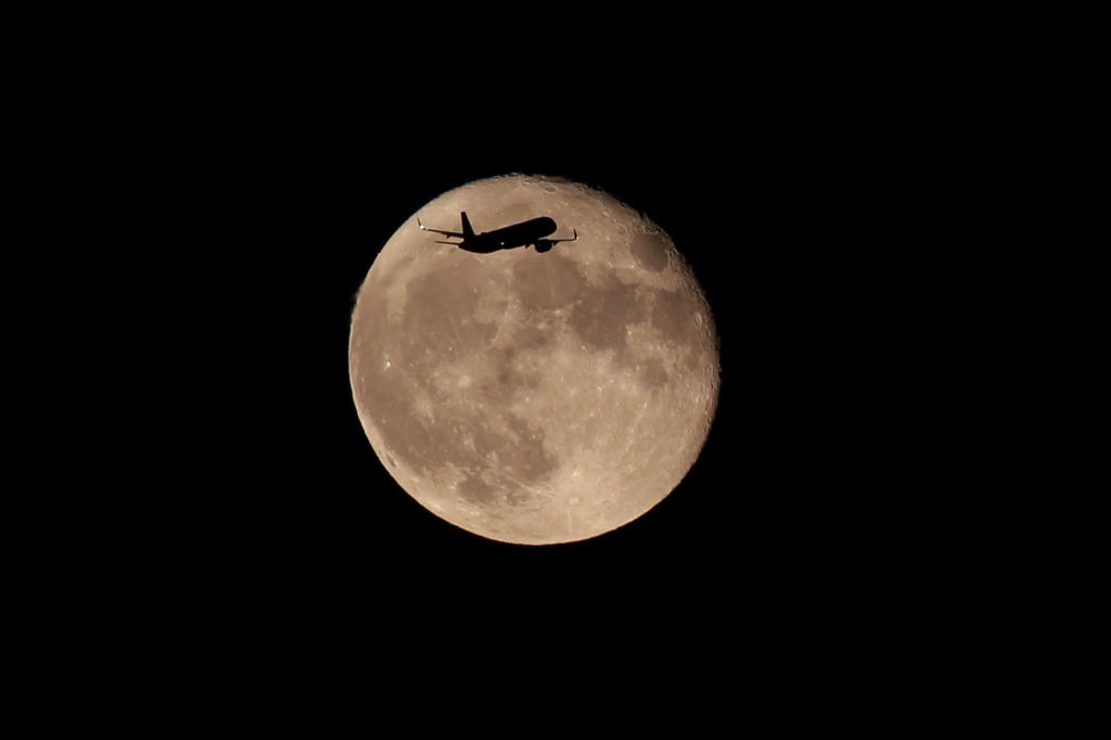 満月の翌日、空に映るは？