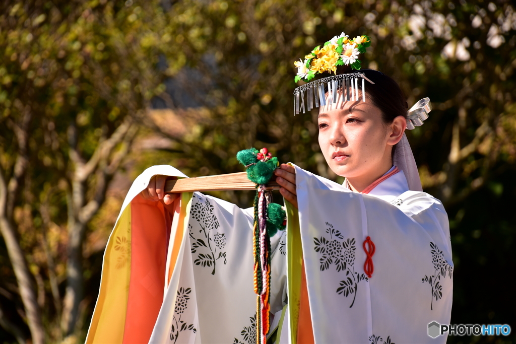 巫女さんの舞