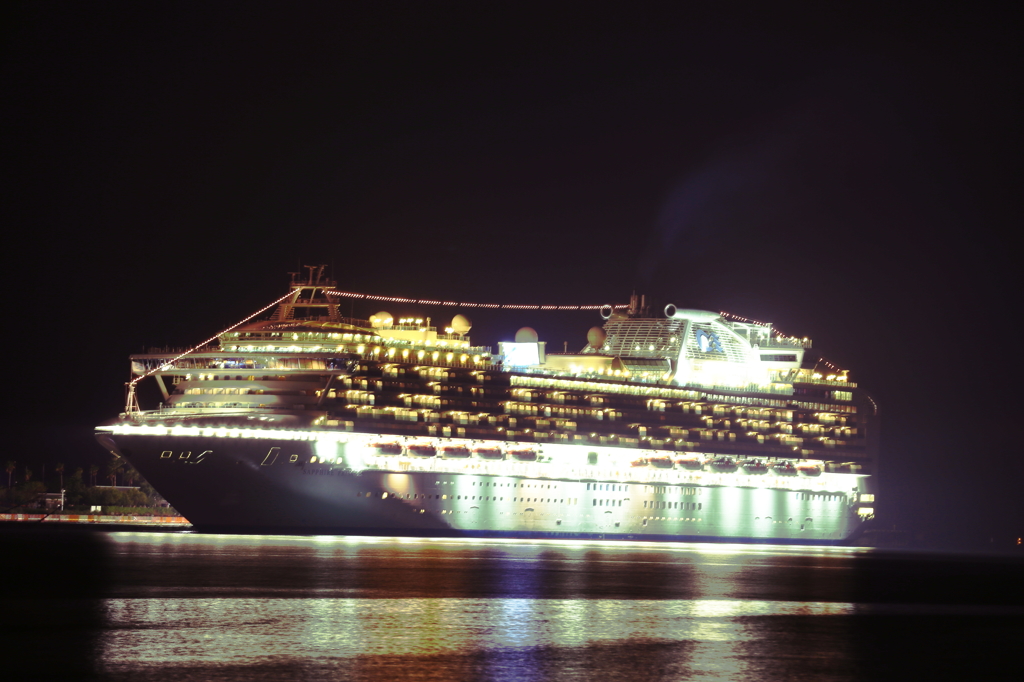Sapphire Princess（夜景）