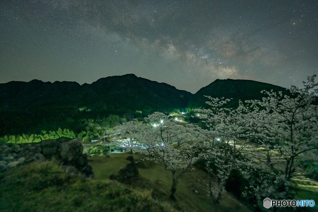 城と桜と天の川