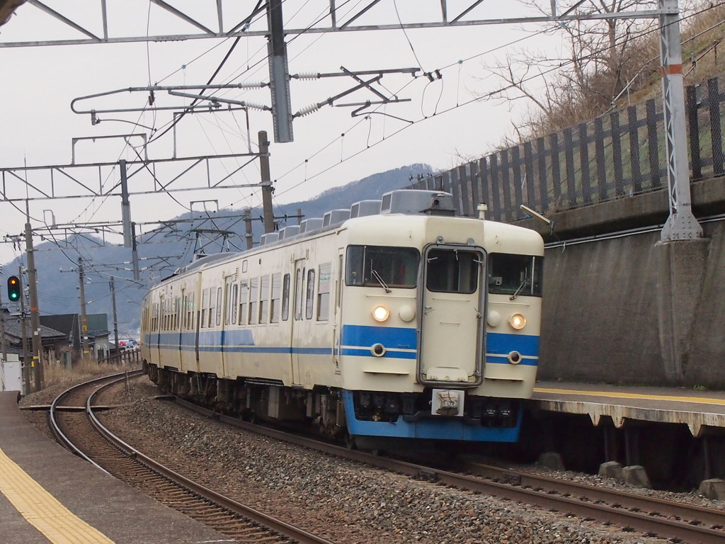 北陸本線　115系