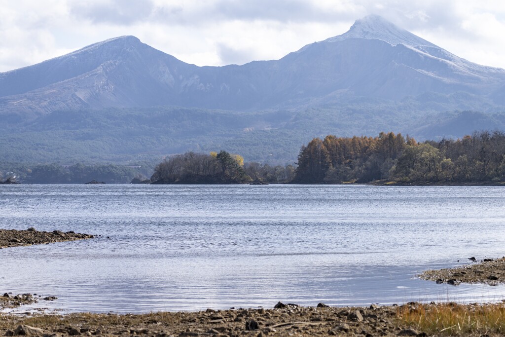 桧原湖と磐梯山