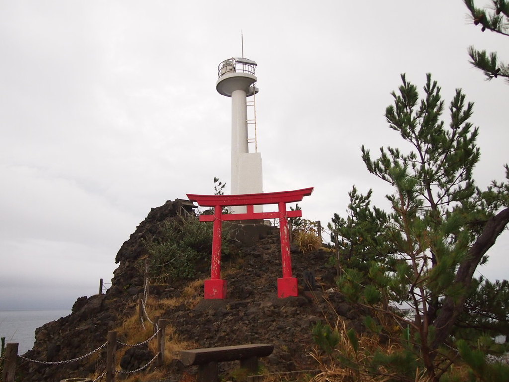 弁天岩　灯台