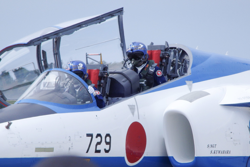 T-4 ブルーインパルス