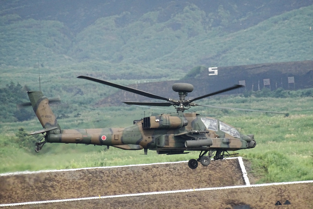 戦闘ヘリコプター AH-64D