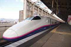 E2系新幹線 福島駅にて
