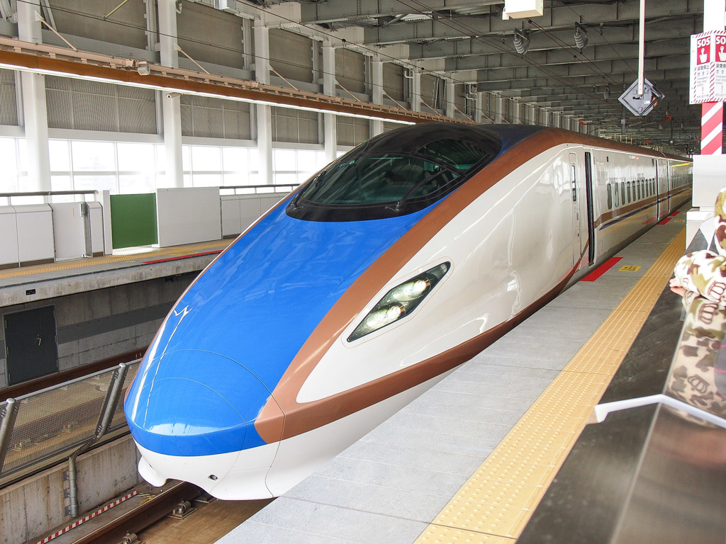 北陸新幹線W7系
