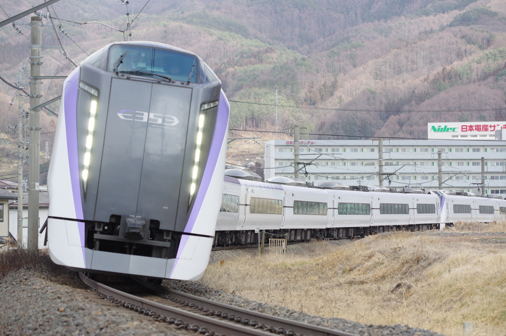 E353系