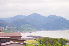 海と山