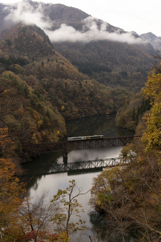 第三只見川橋梁と只見線と紅葉