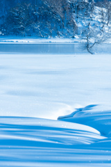 冬晴れの桧原湖