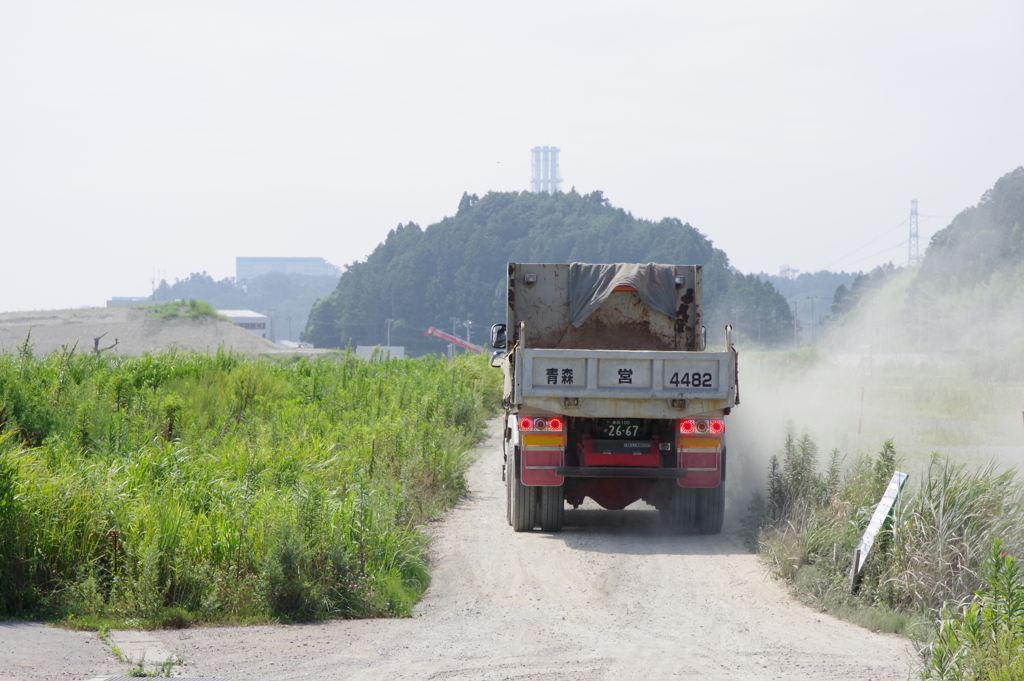 復興ダンプ