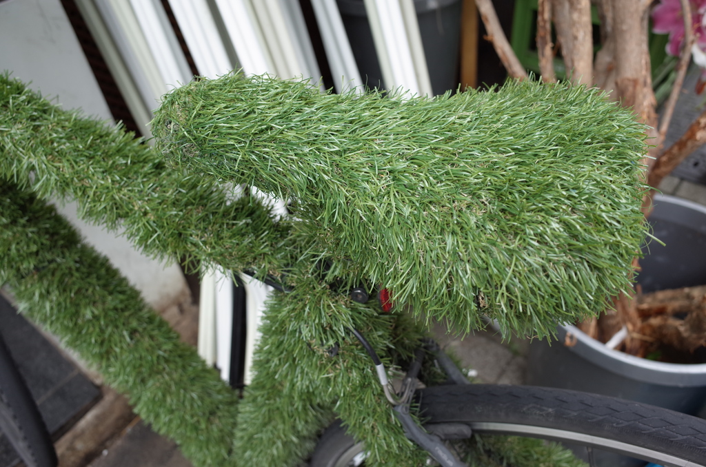 借りてきたGRIIで　02:花屋の自転車