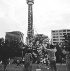 シャボン玉飛ばし