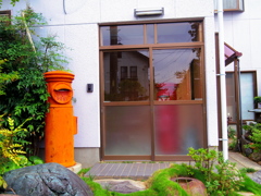丸ポストの家