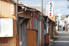 ＠沼垂テラス商店街の裏