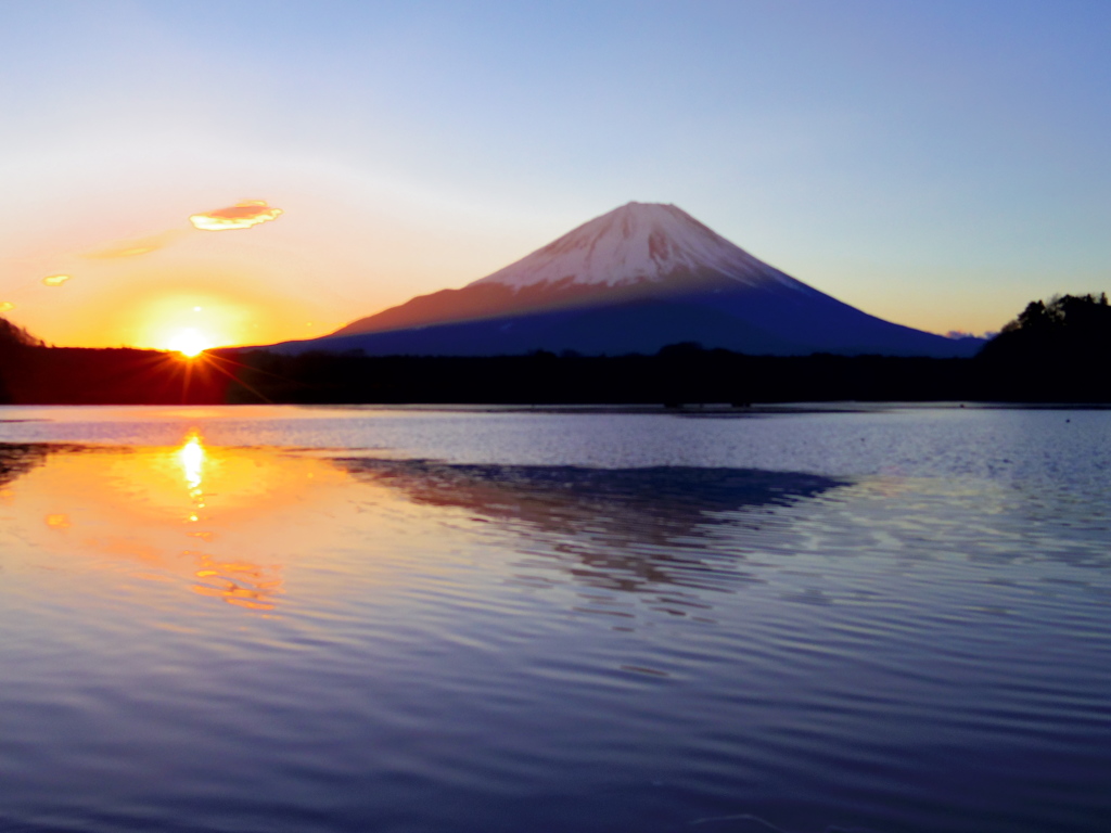 夜明けの富士山 Q7