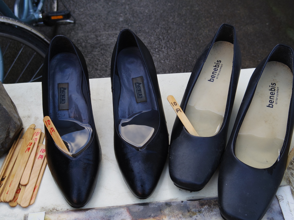 雨上がりの10円ショップ