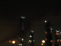 ホテルの窓から工場夜景　その3