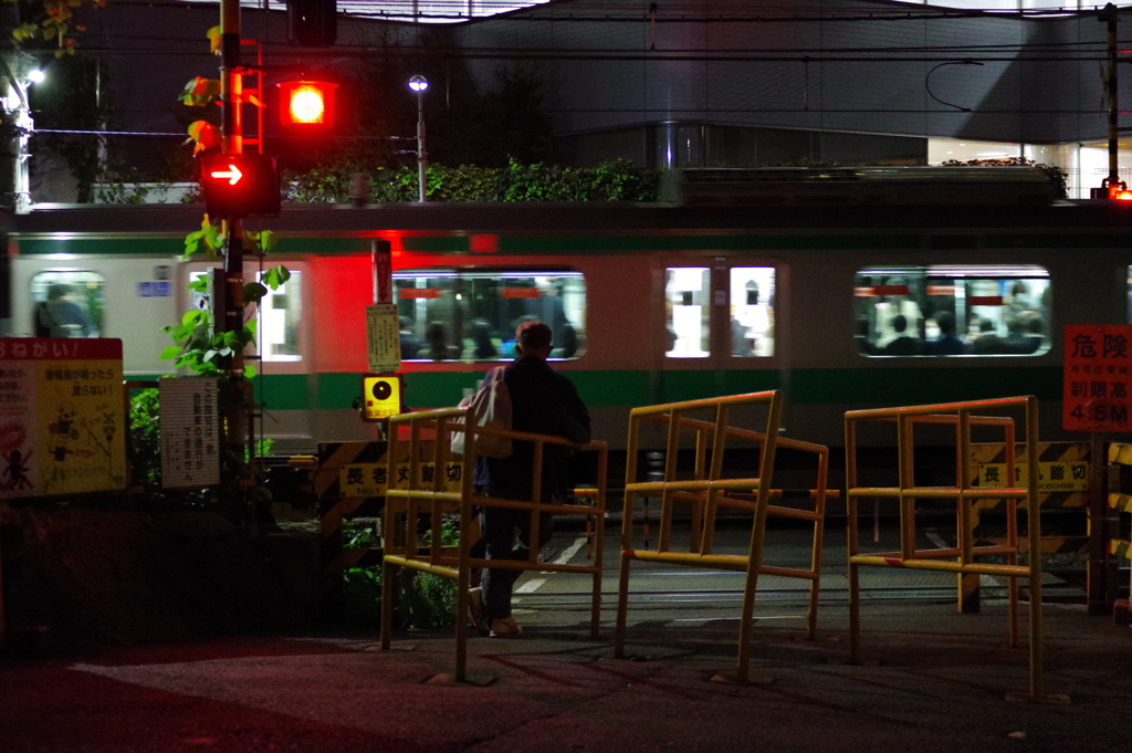 それぞれの家路