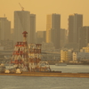 若洲海浜公園の風景３ クレーン船置き場