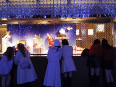 誰もヴィトンを見ていないの図