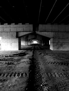 雨垂れ中央分離帯