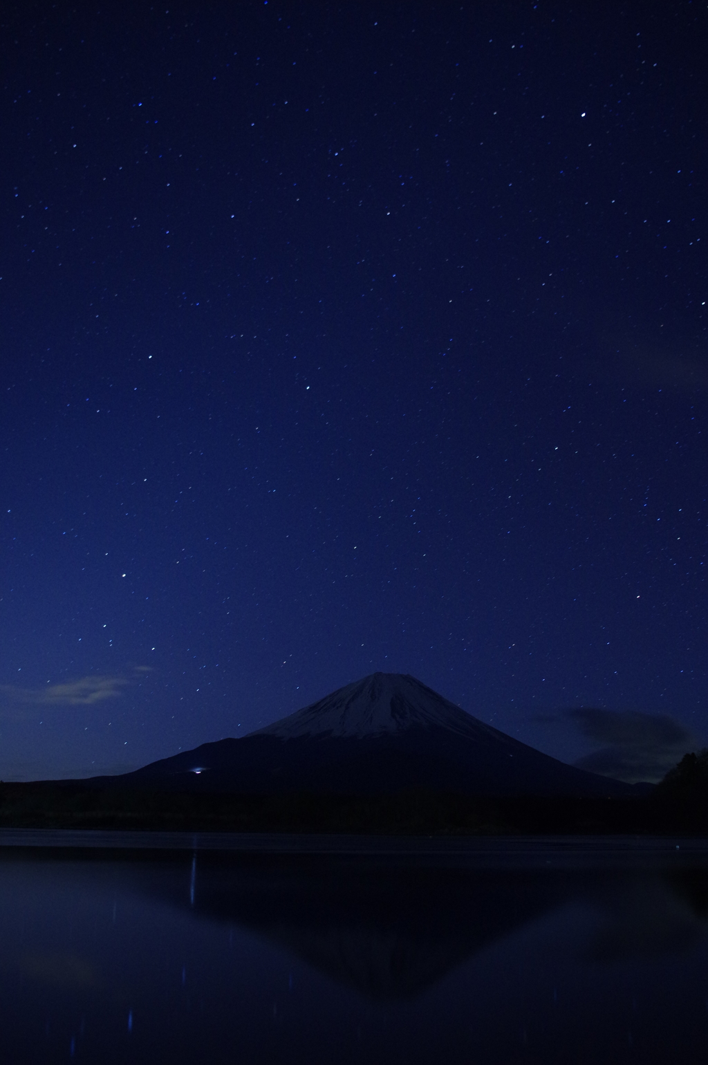 夜明け2時間前の富士山