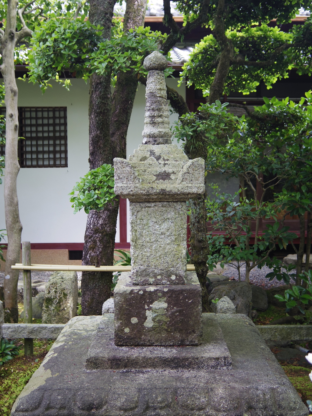 義仲寺 木曽義仲公墓所