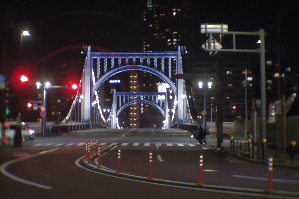 ほろ酔いで橋を渡る1