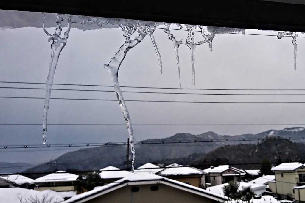 氷柱と雪-20180128Am09頃_編
