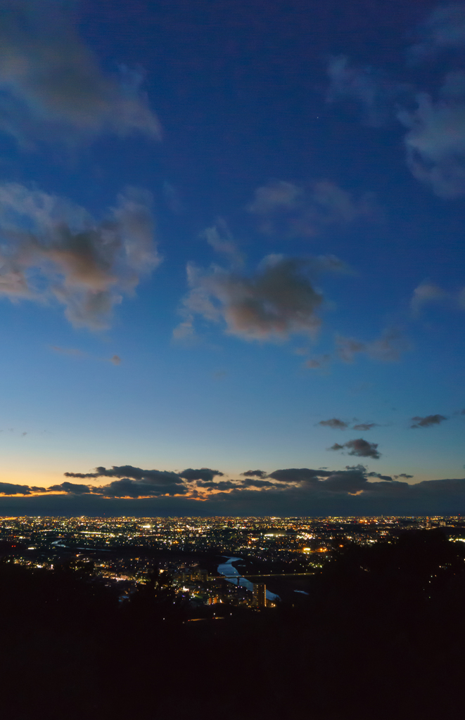 空と夜景