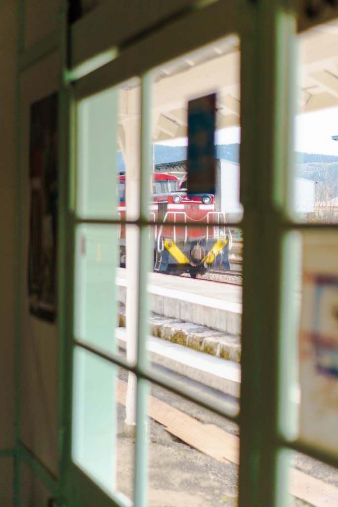 駅舎から