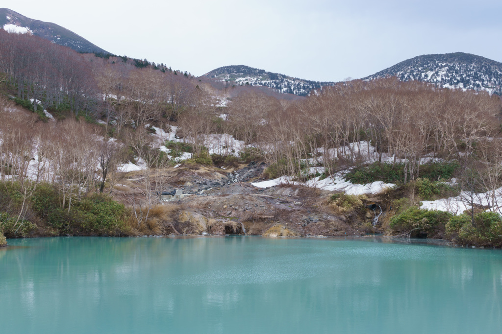 雪解けの地獄沼