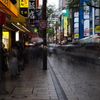 小雨の中華街にて
