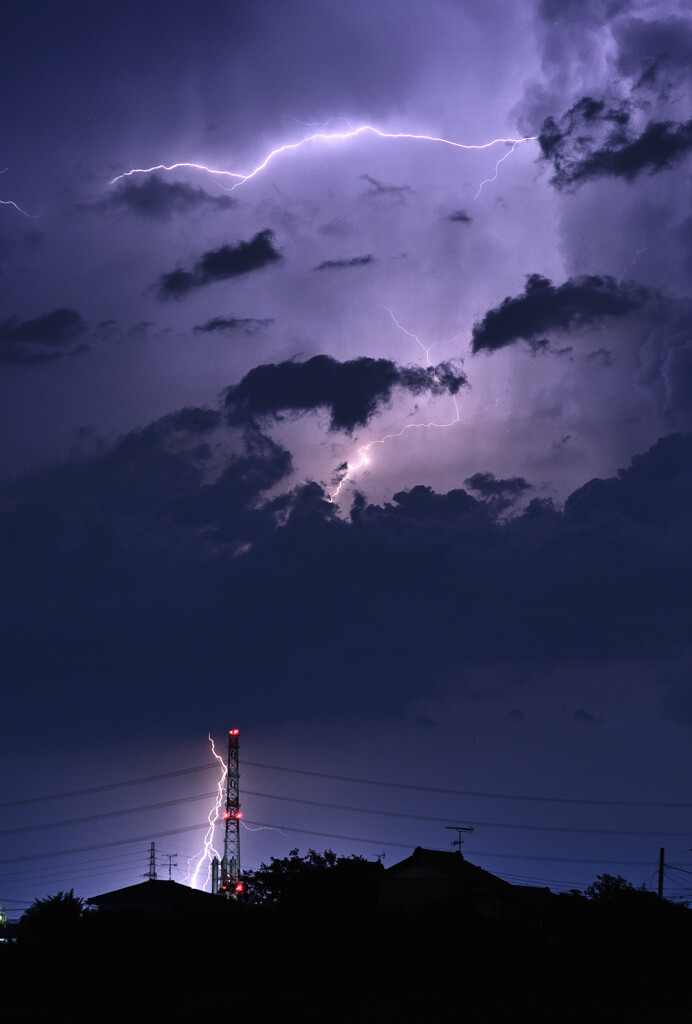 空を裂く閃光
